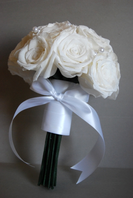 white rose bouquet. white rose bridal ouquet.